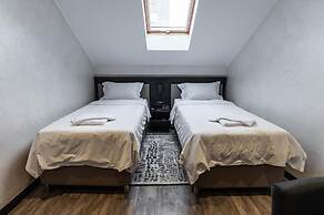 Hotel Astral