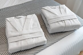 Green Blue Castella Luxury Suites The Portside