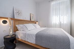 Green Blue Castella Luxury Suites The Portside