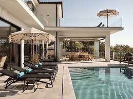 4-bedroom Private Villa, Sea View & Swimming Pool