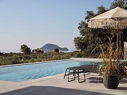 4-bedroom Private Villa, Sea View & Swimming Pool