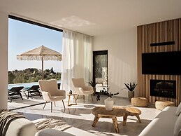 4-bedroom Private Villa, Sea View & Swimming Pool