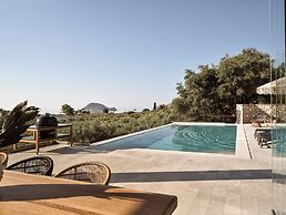 4-bedroom Private Villa, Sea View & Swimming Pool