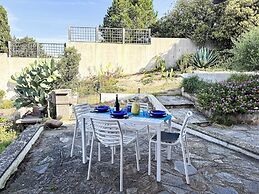 Ostrica Apartment