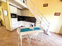 Ostrica Apartment