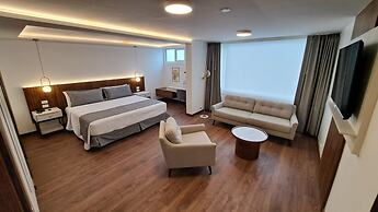 HOTEL AJAVI