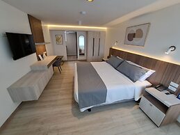 HOTEL AJAVI