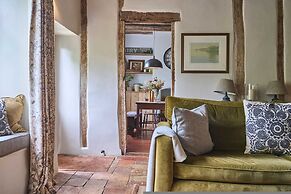 Host Stay Woodcutters Cottage