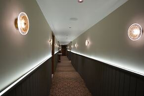 Trevon Twin Tree Inn