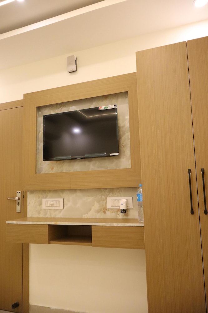 S S RESIDENCY