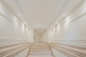 Chiado Deluxe by Homing