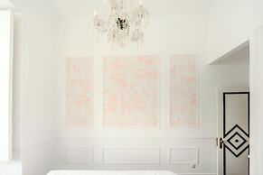Chiado Deluxe by Homing