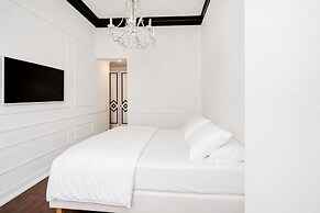 Chiado Deluxe by Homing