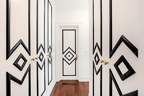 Chiado Deluxe by Homing