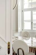 Chiado Deluxe by Homing