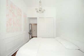 Chiado Deluxe by Homing
