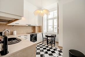 Chiado Deluxe by Homing