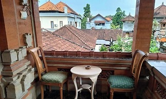 Inn Between Hostel