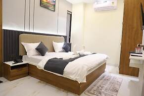 Moresta Ajmer Hotel with Rooftop Bar