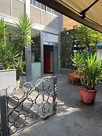 Lion University & Youth Hostel Milan