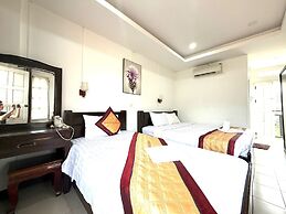 Cozy Corner Hotel