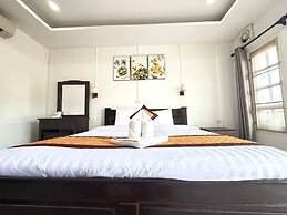 Cozy Corner Hotel