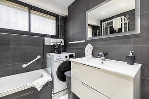 Apt With Terrace and sea View, 2min From the Beach