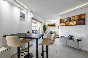 Apt With Terrace and sea View, 2min From the Beach