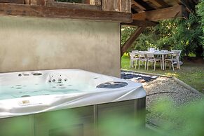 Exceptional 12P Chalet With Sauna and Jacuzzi