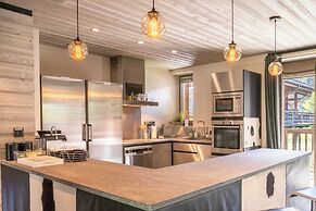 Exceptional 12P Chalet With Sauna and Jacuzzi