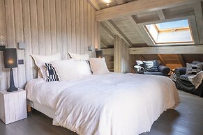 Exceptional 12P Chalet With Sauna and Jacuzzi