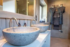 Exceptional 12P Chalet With Sauna and Jacuzzi