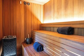 Exceptional 12P Chalet With Sauna and Jacuzzi