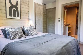 Exceptional 12P Chalet With Sauna and Jacuzzi