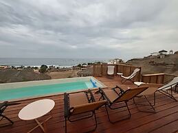 w Relaxing Oceanfront 5BR in Punta Veleros