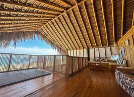 w Relaxing Oceanfront 5BR in Punta Veleros