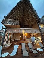 w Relaxing Oceanfront 5BR in Punta Veleros