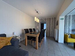 The Waiting Room - Peace, Nature, and Charm in Peer