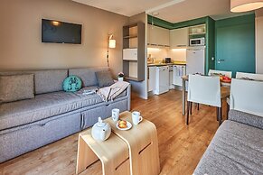 Coastal Chalet for 6 With Pool