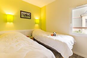 Branville Duplex With Garden and Pool