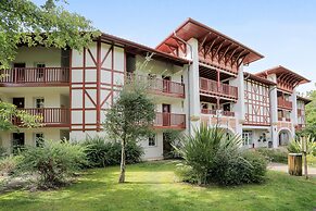 Stunning Landes Pine Apartment for 5