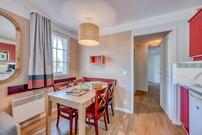 Stunning Landes Pine Apartment for 5
