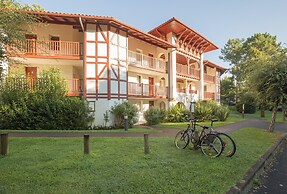Stunning Landes Pine Apartment for 5