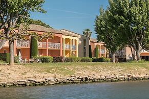 Chic Riverfront Stay With Balcony