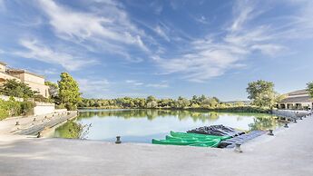 Coastal Escape With Private Space