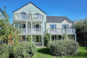 Courseulles Coastal Apartment for 4