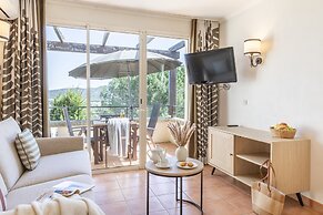 Stay With Private Outdoor Space