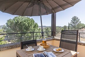 Stay With Private Outdoor Space