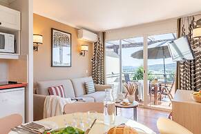 Stay With Private Outdoor Space