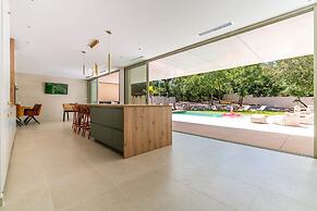 Villa Joy Pool Sauna River Escape